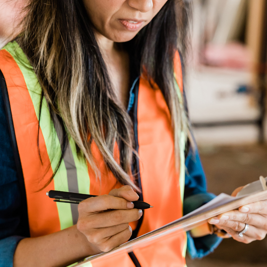 Female Latino Construction Program graduate, inspires others to stay engaged in the Latino Construction Program of the Spanish American Committee